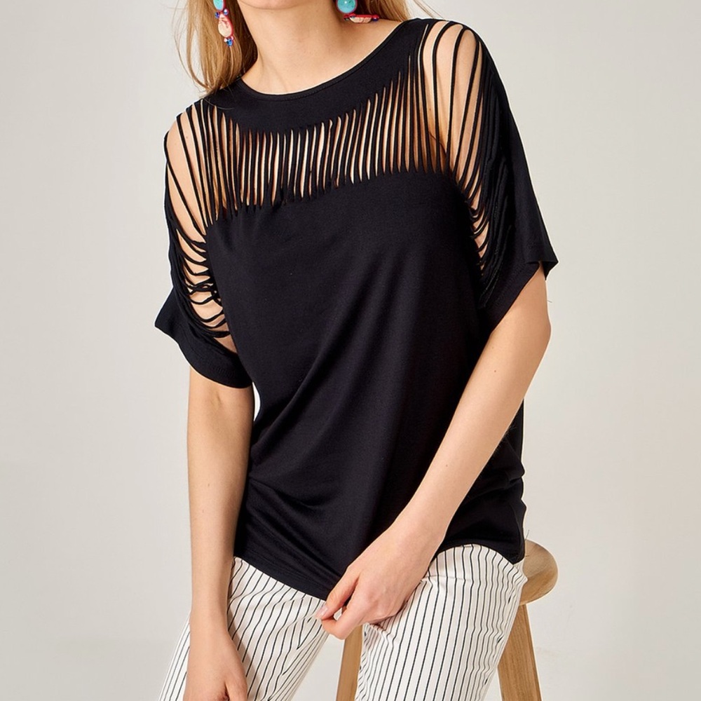 NWT Shredded Yoke Crewneck Top - SZ Med